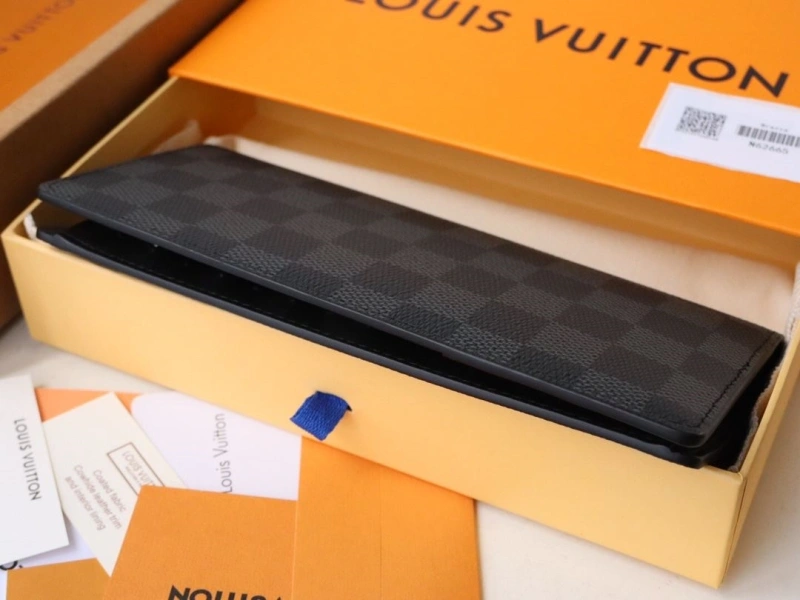 LV Wallets 4178A-0164