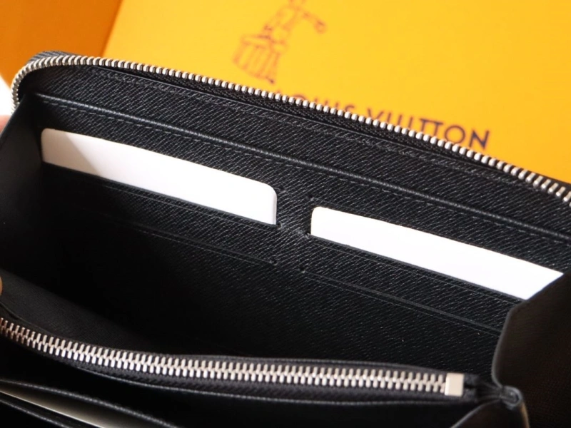 LV Wallets 4178A-0185