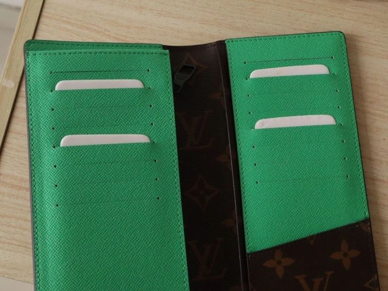 LV Wallets 4178A-0193
