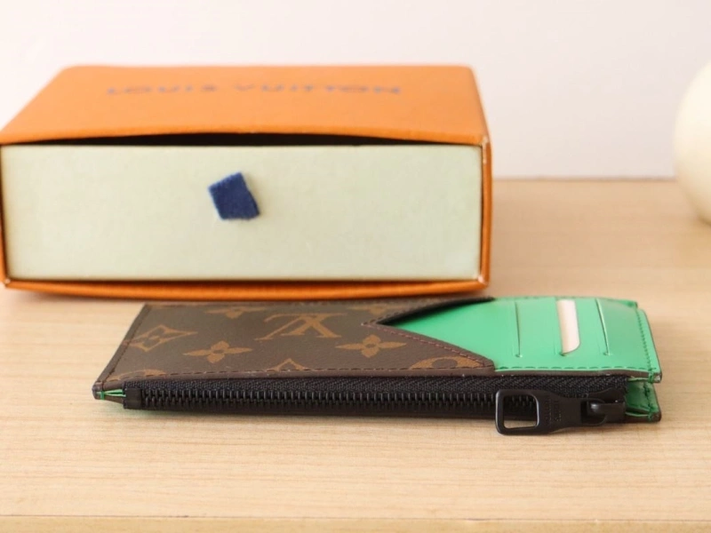 LV Wallets 4178A-0198