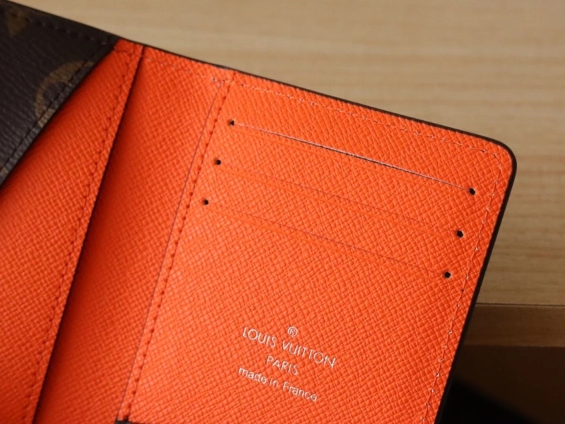 LV Wallets 4178A-0202