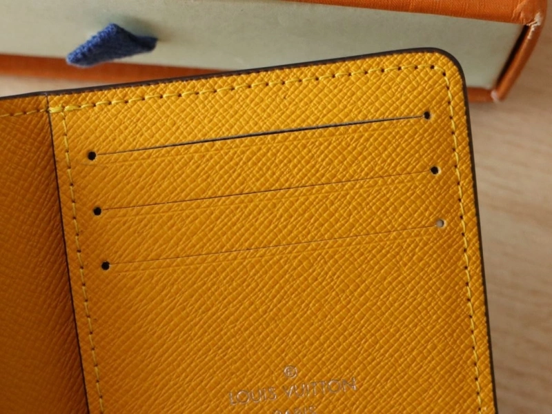 LV Wallets 4178A-0204