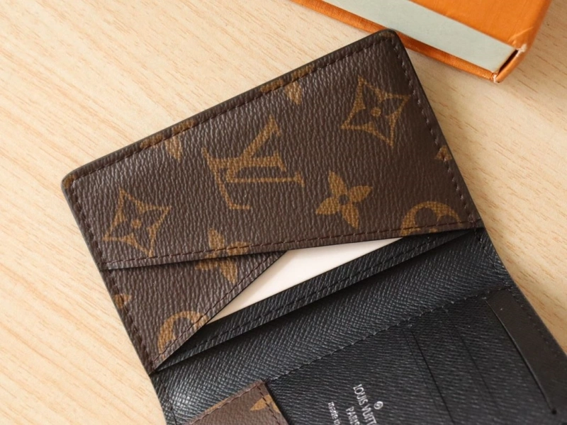 LV Wallets 4178A-0206