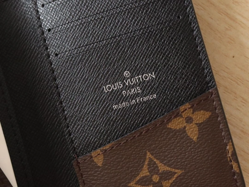 LV Wallets 4178A-0206