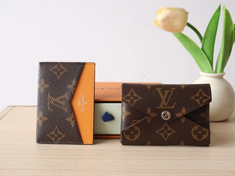 LV Wallets 4178A-0211
