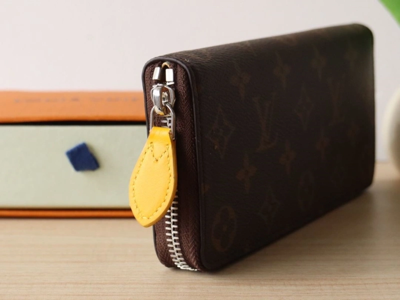 LV Wallets 4178A-0213