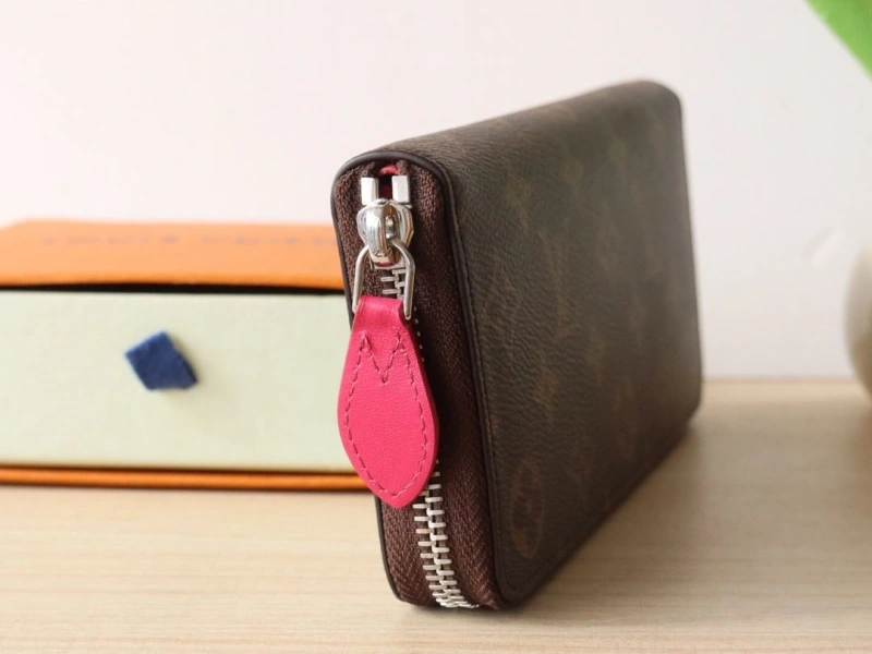 LV Wallets 4178A-0214
