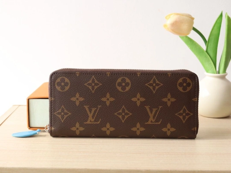 LV Wallets 4178A-0215