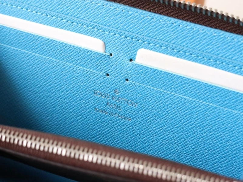 LV Wallets 4178A-0215