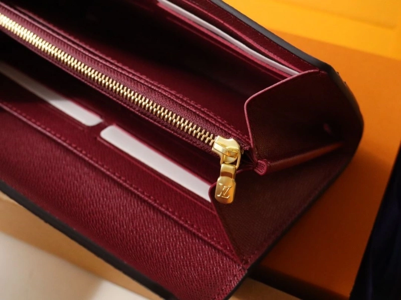 LV Wallets 4178A-0216