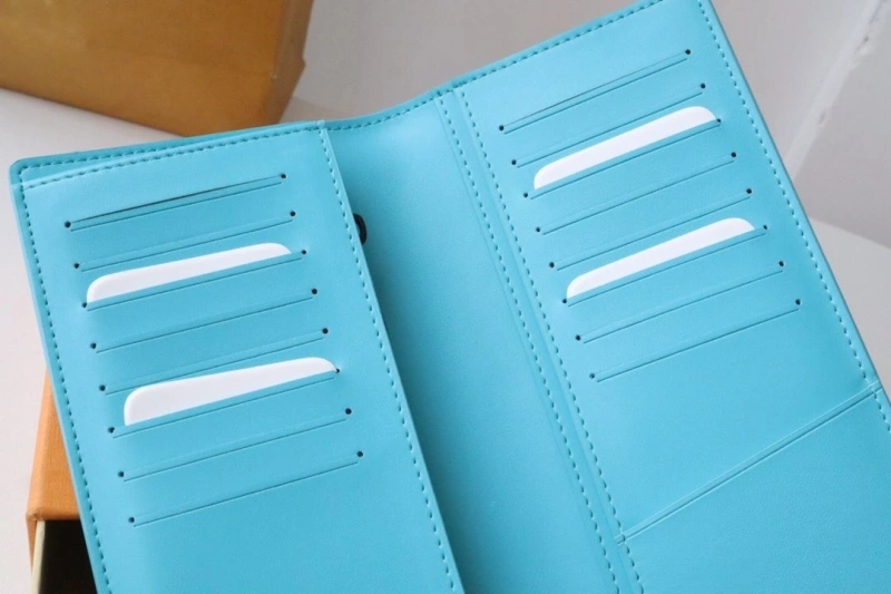 LV Wallets 4178A-0252