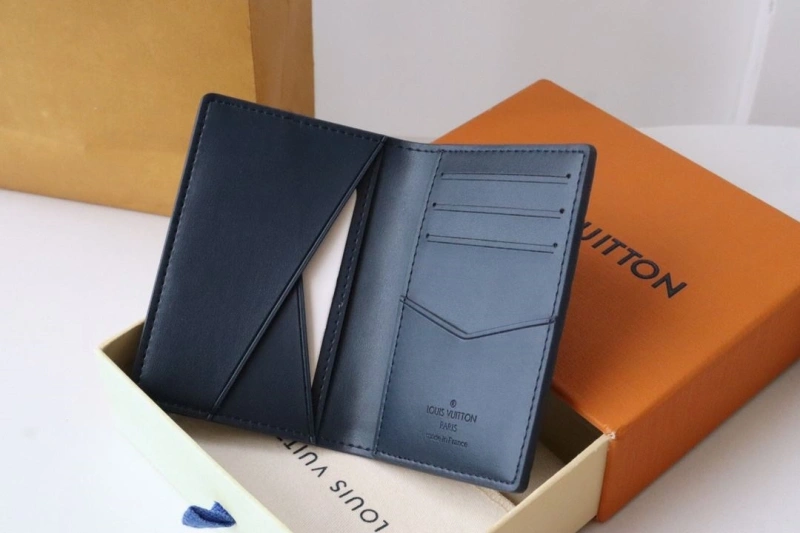 LV Wallets 4178A-0257