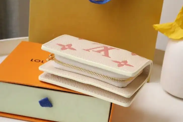 LV Wallets 4178D-0001