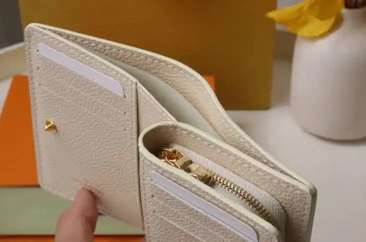 LV Wallets 4178D-0001