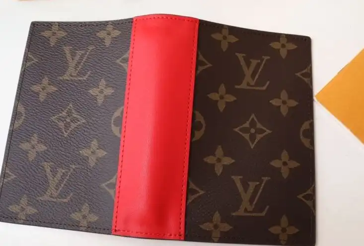 LV Wallets 4178D-0005