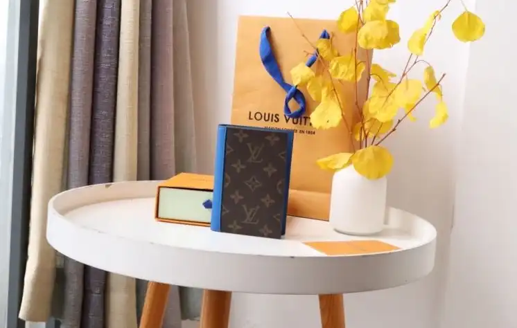 LV Wallets 4178D-0008