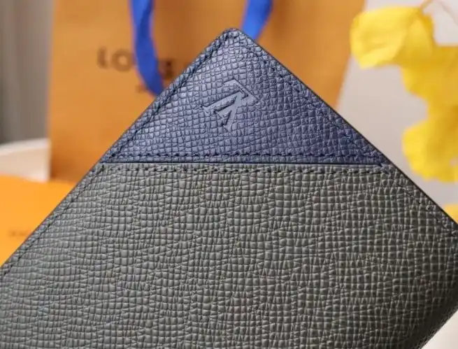 LV Wallets 4178D-0035