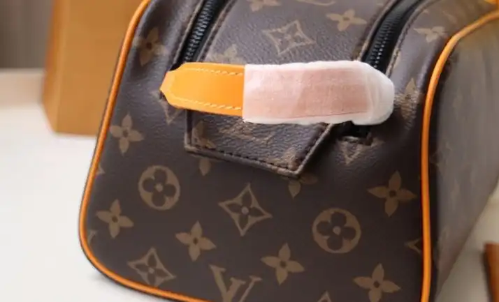 LV Cosmetic Bags 4178D-0178