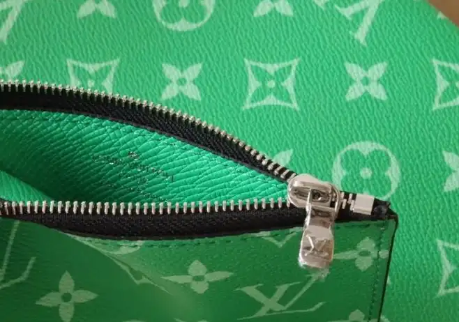 LV Clutch Bags 4178D-0181