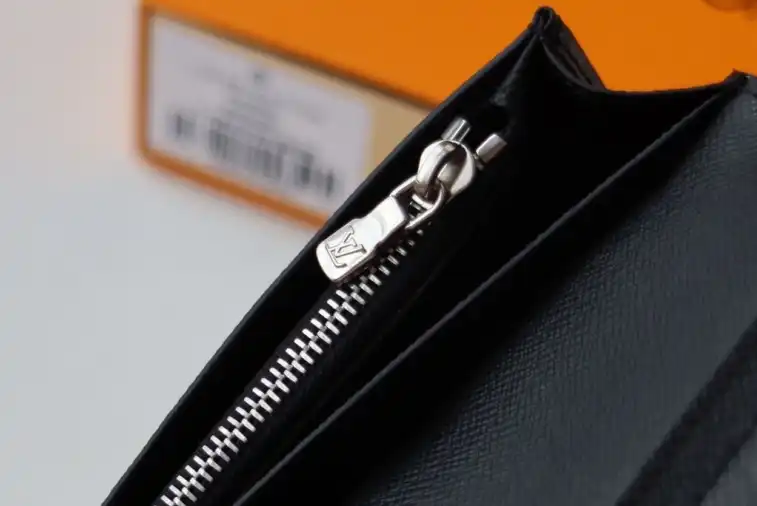 LV Wallets 4178F-0082