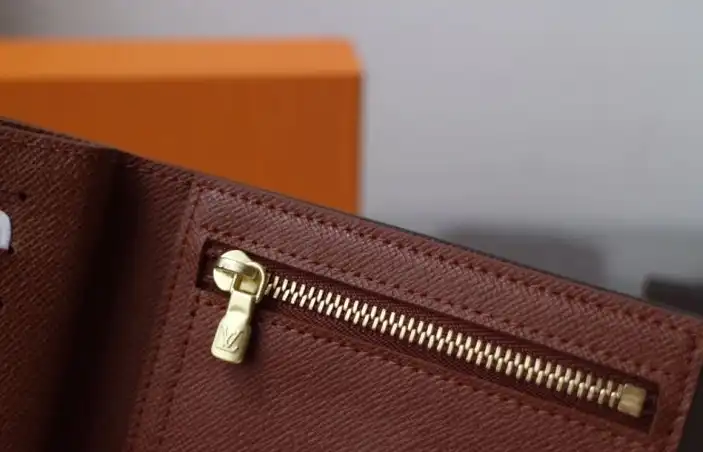 LV Wallets 4178G-0126