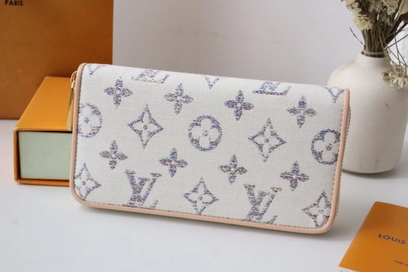 LV Wallets 4178H-0005