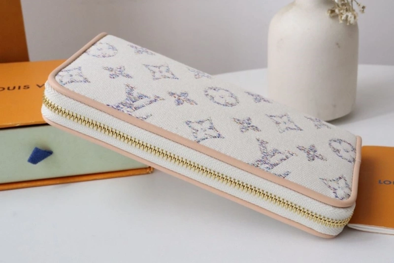 LV Wallets 4178H-0005