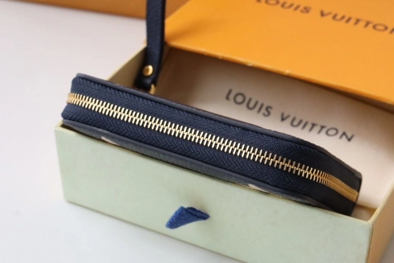 LV Wallets 4178H-0016