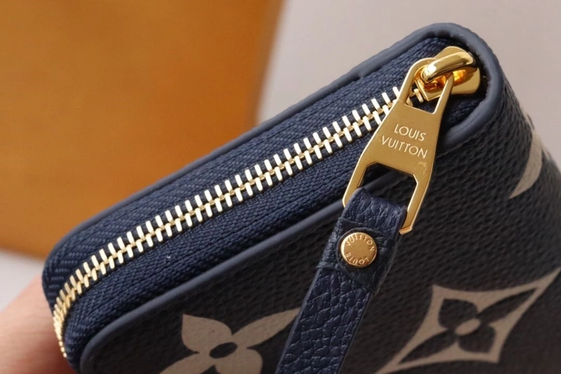 LV Wallets 4178H-0016
