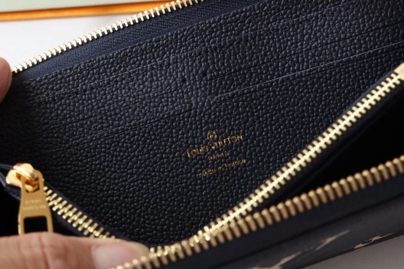 LV Wallets 4178H-0018