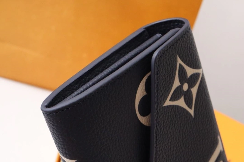 LV Wallets 4178H-0021