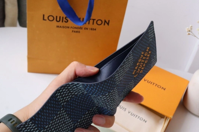 LV Wallets 4178H-0030