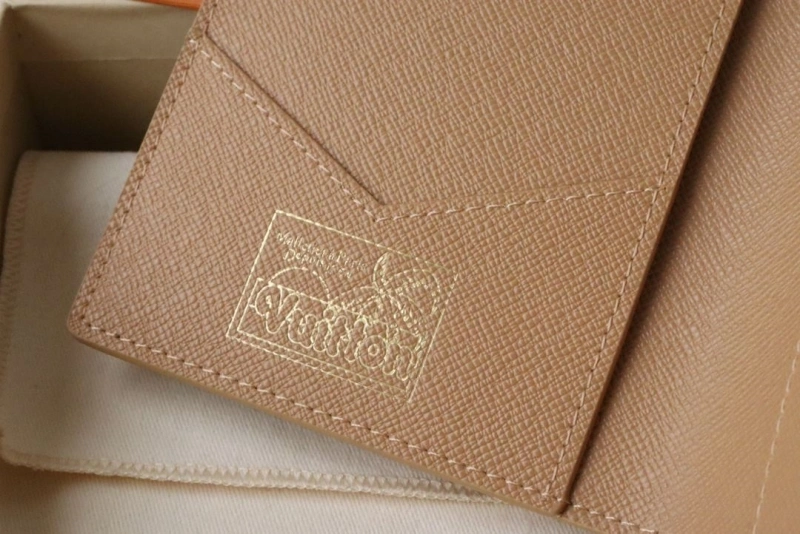 LV Wallets 4178H-0050