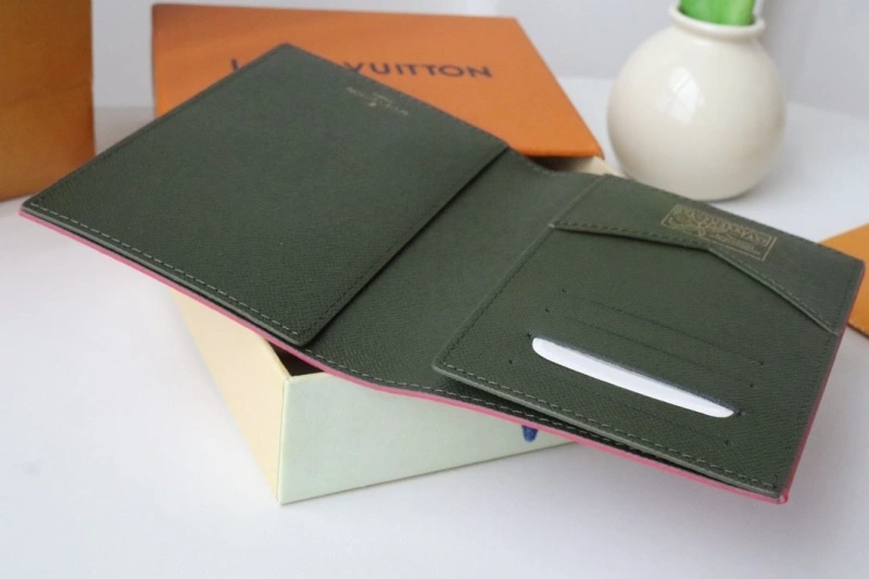 LV Wallets 4178H-0051