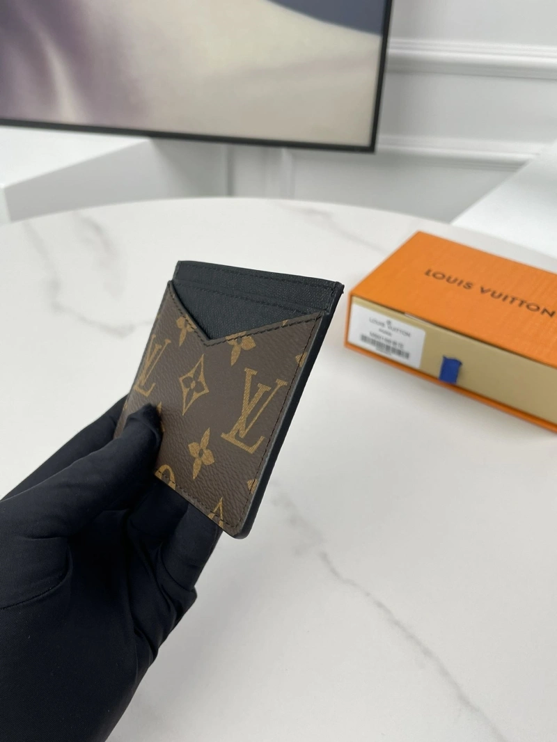 LV Wallets 4178H-0057