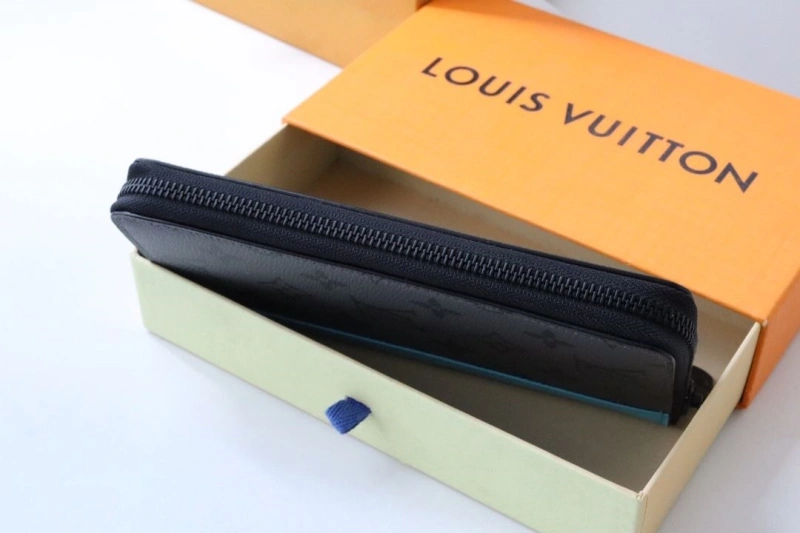 LV Wallets 4178H-0090