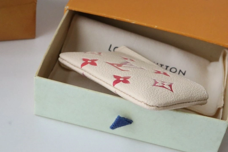 LV Wallets 4178H-0097