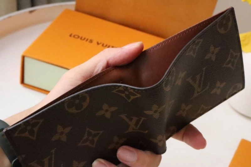 LV Wallets 4178H-0106