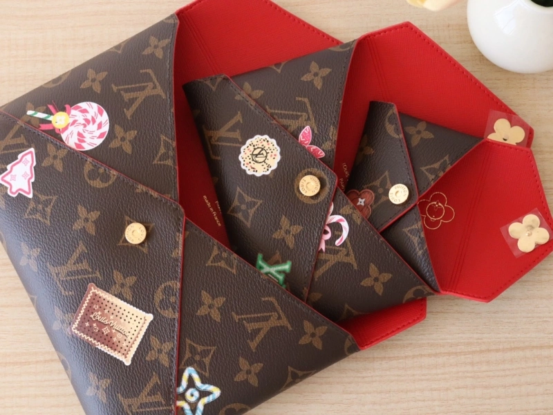 LV Wallets 4192A-0023