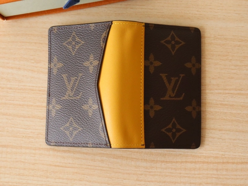 LV Wallets 4192A-0043