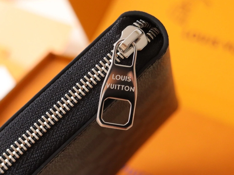 LV Wallets 4192A-0046