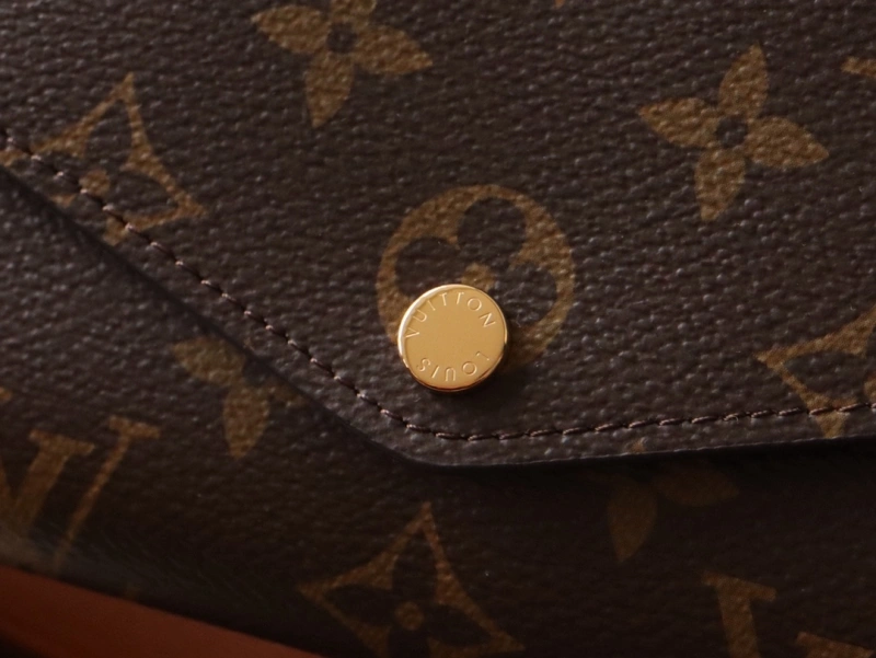 LV Wallets 4192A-0069