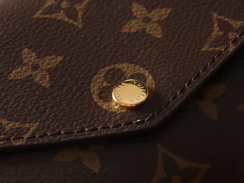 LV Wallets 4192A-0071