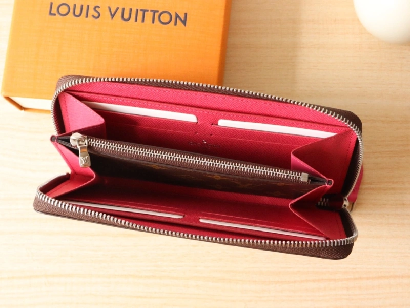 LV Wallets 4192A-0073