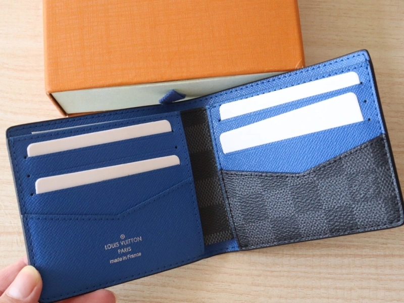 LV Wallets 4192A-0092