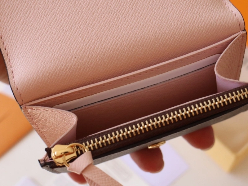 LV Wallets 4192A-0095
