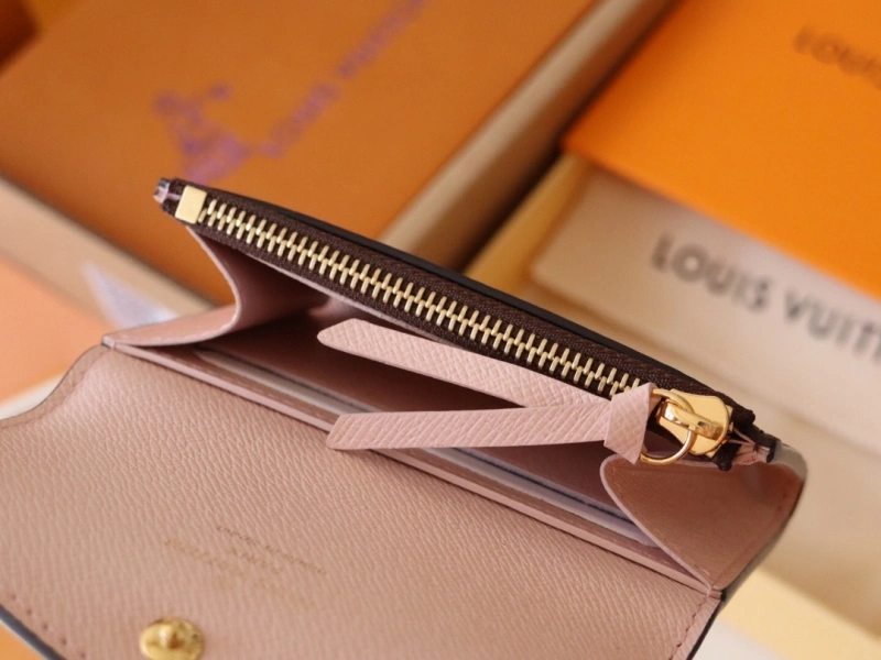 LV Wallets 4192A-0095