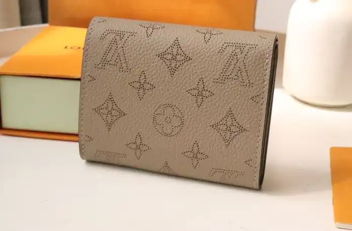 LV Wallets 4192D-0025