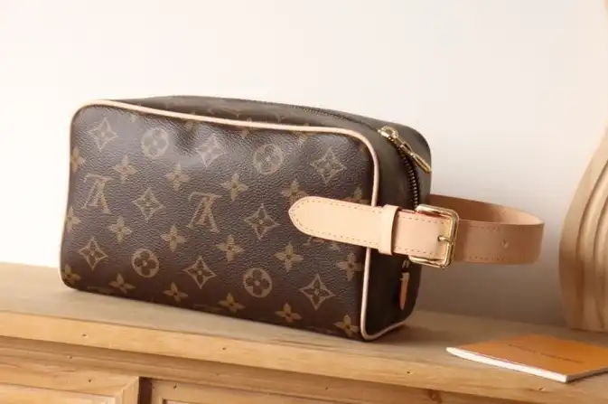 LV Cosmetic Bags 4192D-0160