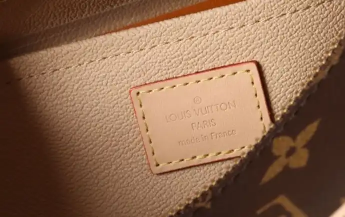 LV Cosmetic Bags 4192D-0160
